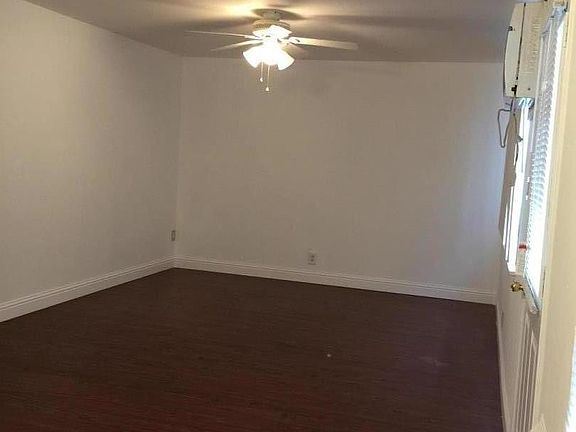 3rd image of 5852 Elmo Dr