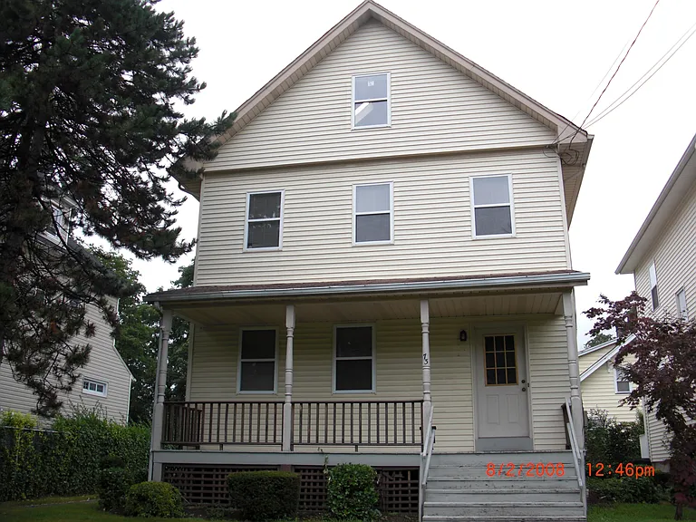 Grandview Ave N — Photo 1