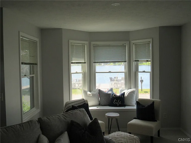 28 E River Rd #2-1 — Photo 11
