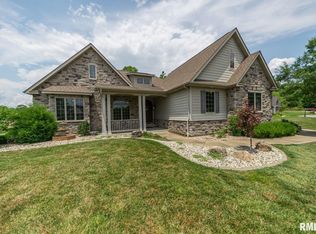 504 David Livingstone Dr, Carterville, IL 62918