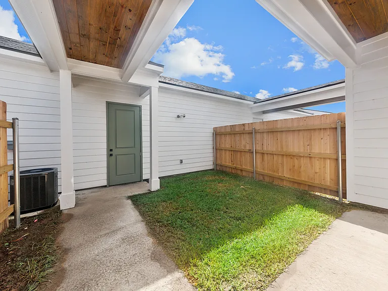 304 Sandstone Ave — Photo 5