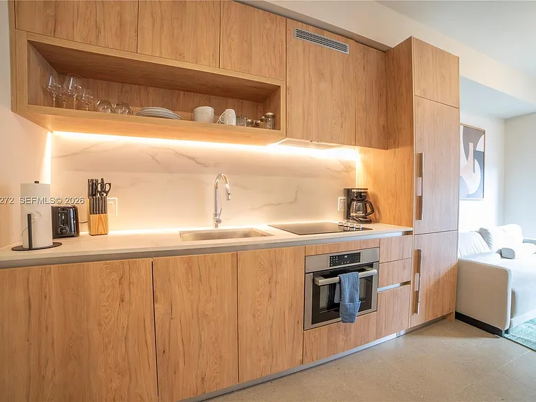 11 NE 6th 1403 Miami #1403 — Photo 3