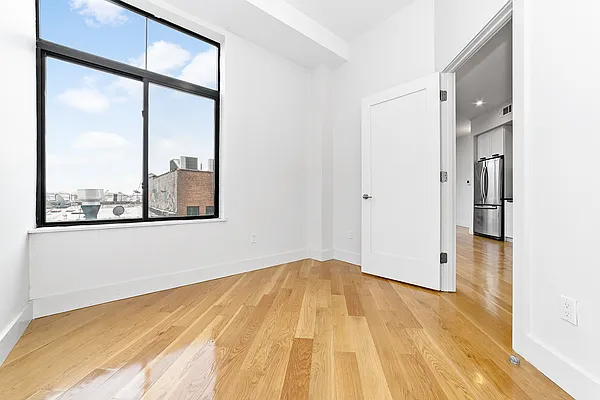 Rented by MNS | media 72