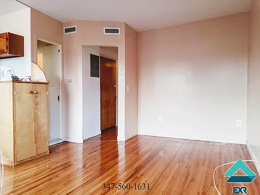 Rented by EXR | media 2