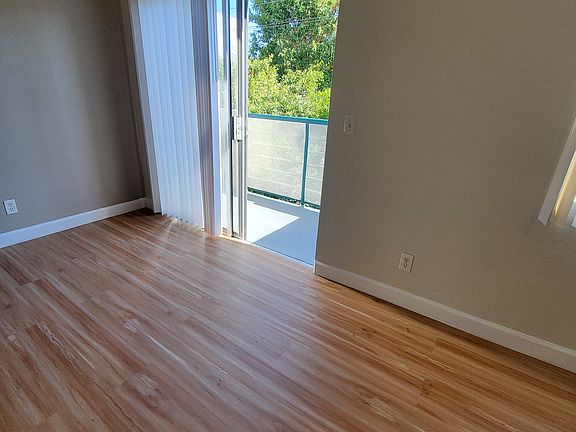 Slider to the balcony.