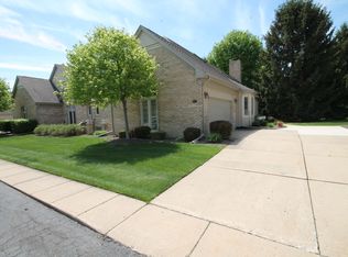 54833 Cambridge Dr, Shelby Township, MI 48315
