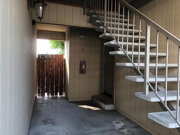4th image of 551 Columbia Ave APT A