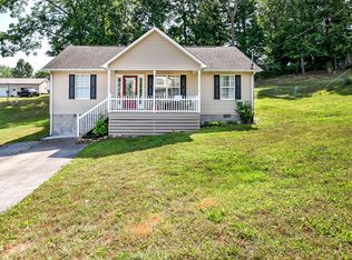 108 Regan Ln, La Follette, TN 37766