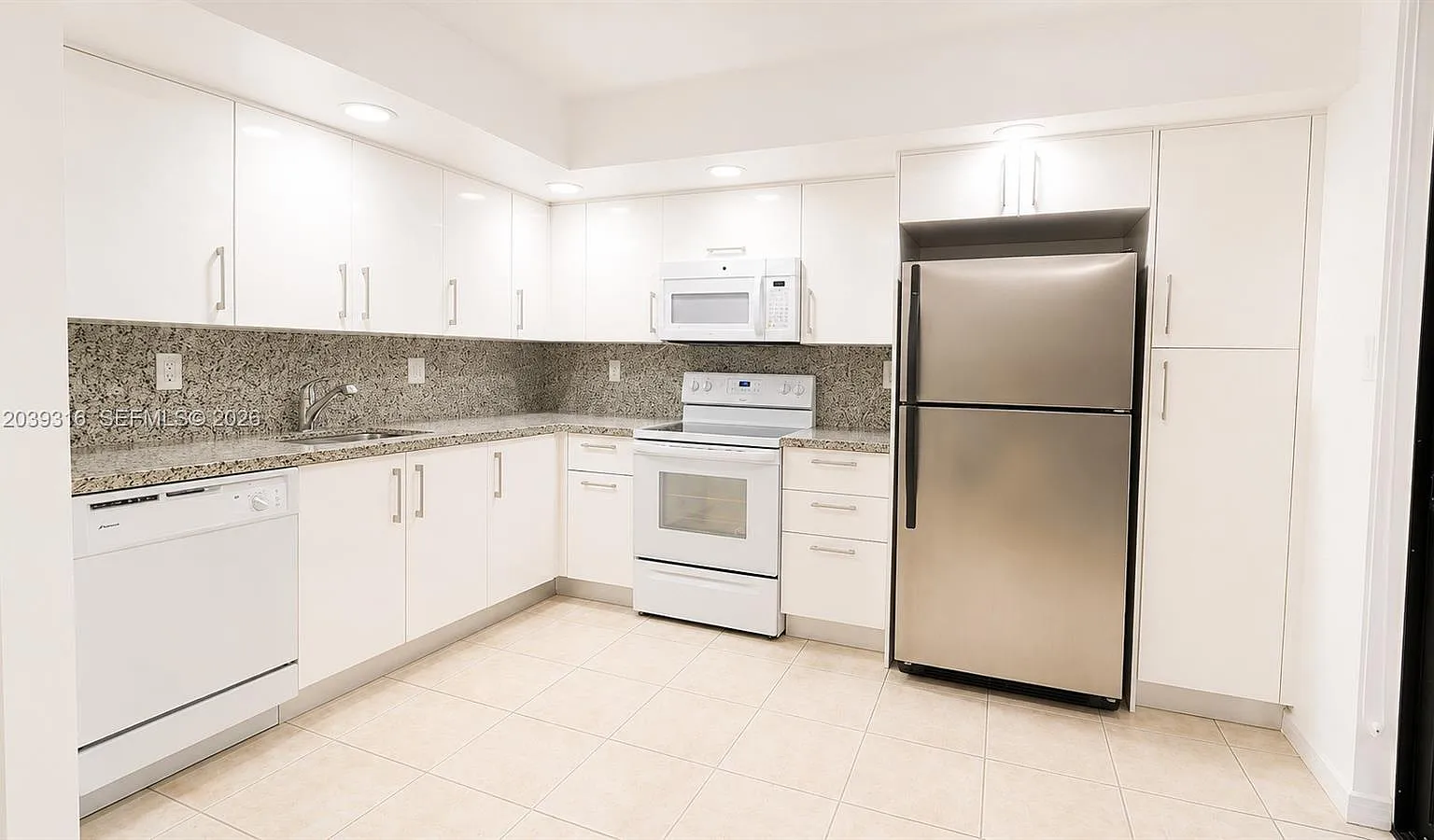 Horizons West Condo #8 — Photo 2