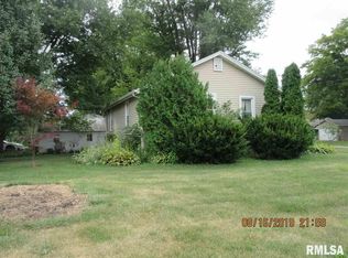 805 Sycamore St, New Windsor, IL 61465
