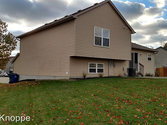 3rd image of 1736 Cedar Creek Ct