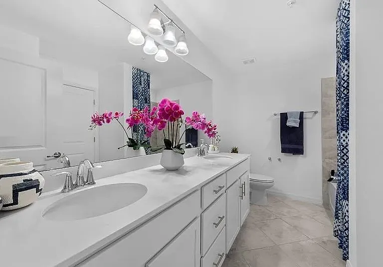 15285 Green Acres Ave #428 — Photo 9