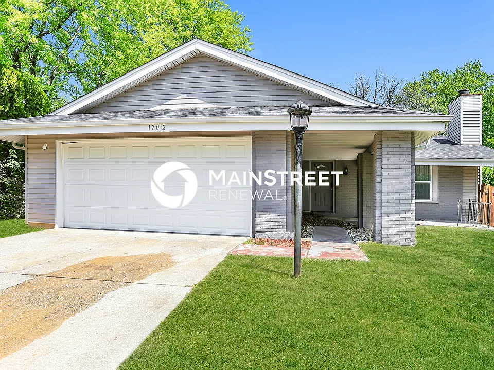 1702 Barkwood Dr