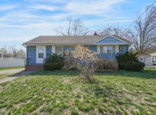 25 Stiles Ct, Pompton Lakes, NJ