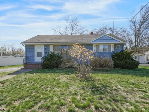 25 Stiles Ct, Pompton Lakes Boro, NJ 07442