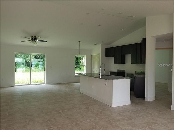 4th image of 525 Cardinal Dr