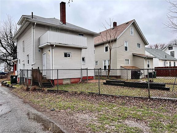 4th image of 636 Wertz Ave SW