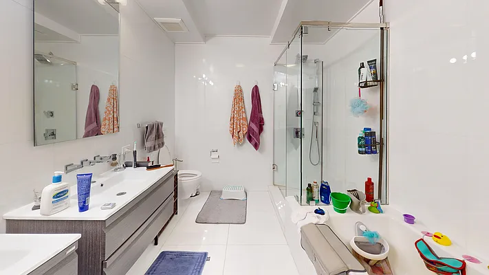 Rented by Bond New York | media 26