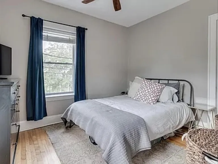 2300 Girard Ave S #204 — Photo 15