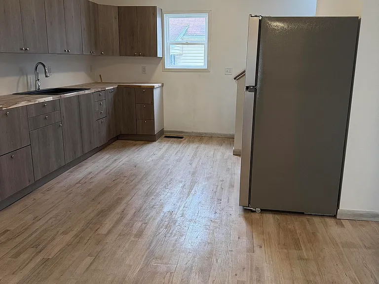 810 4th St #810 — Photo 9