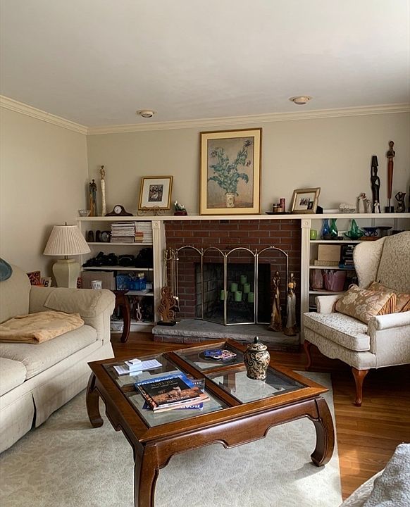 2nd image of 49 Francis Wyman Rd