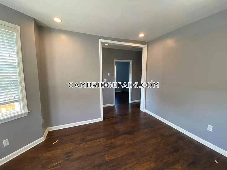 Sherman St — Photo 10