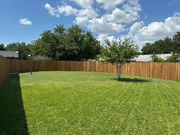 3rd image of 5033 Blue Glen Dr