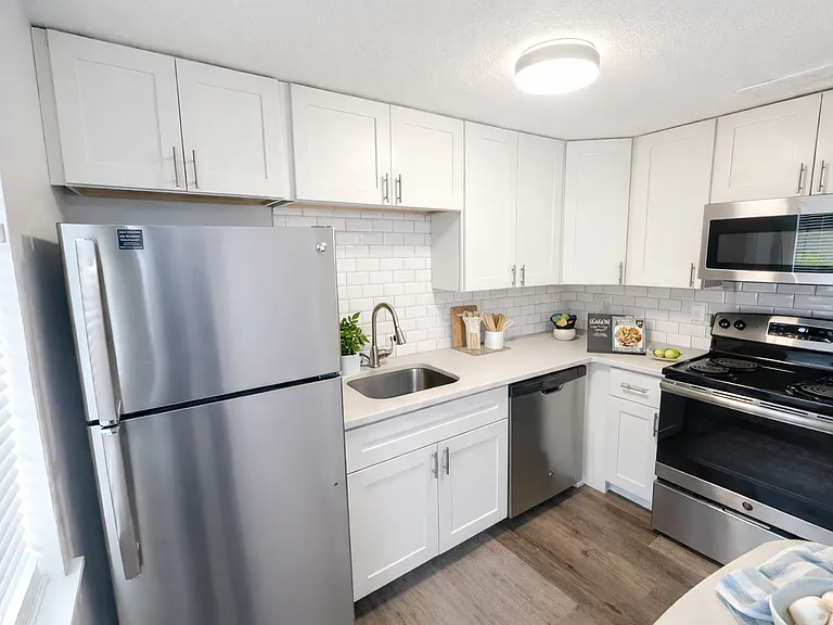 502 Park Ave #1 — Photo 4