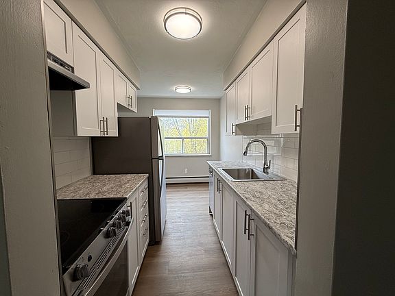 4th image of 105 Water St