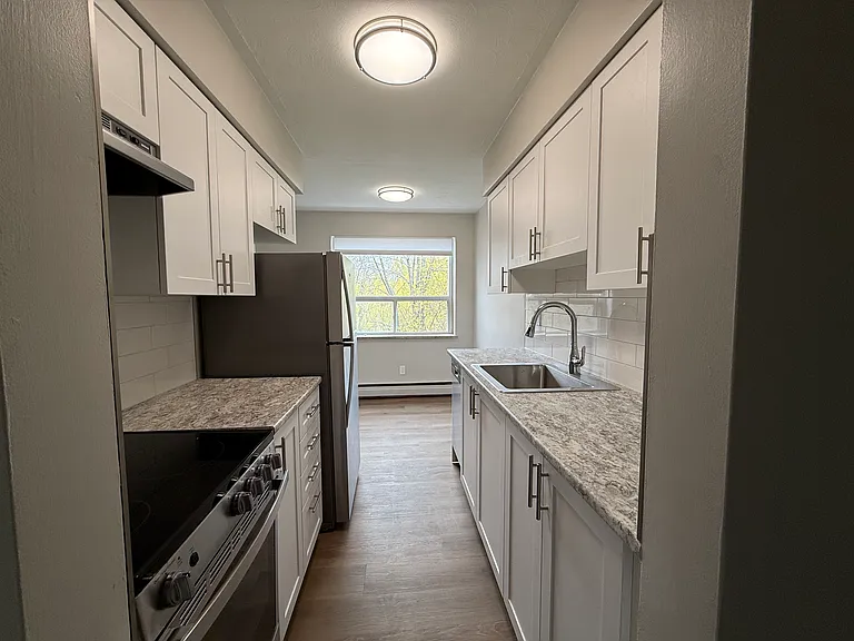 105 Water St — Photo 4