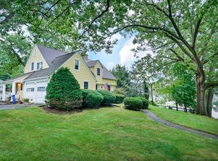 130 Melville Ave, Fairfield, CT 06825