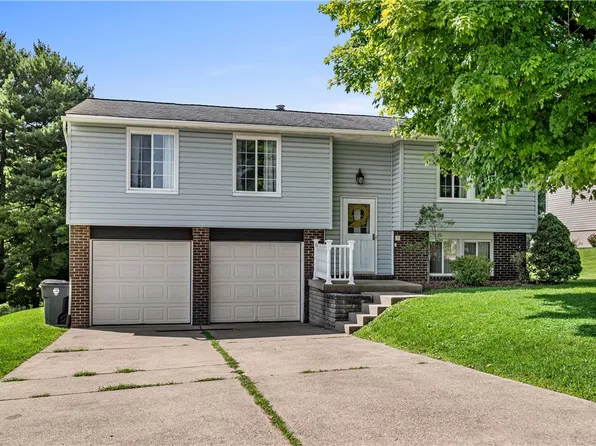 135 Cranbrooke Dr, Coraopolis, PA 15108