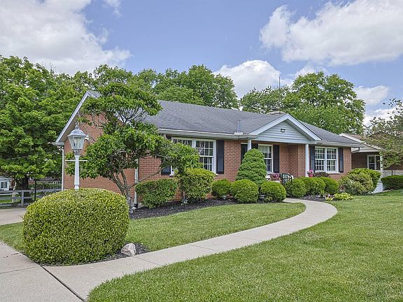 2nd image of 3028 Lindsey Dr