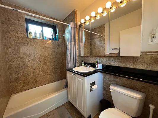 Rented by AZ REALTY NYC LLC | media 31