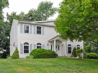 44 Dogwood Dr, Newton, NJ 07860