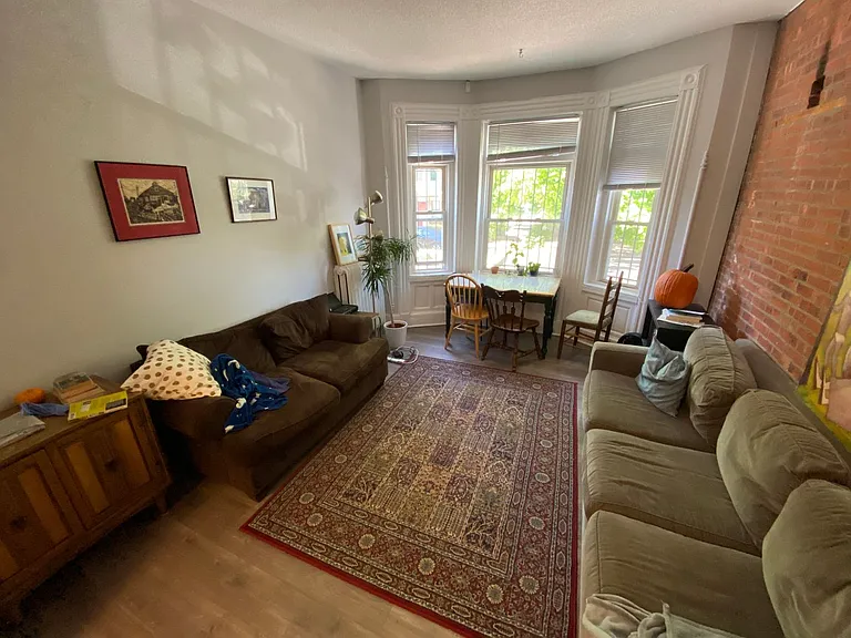 65 Edgewood Ave — Photo 3
