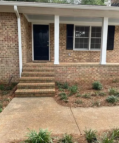 1041 Crooked Creek Ct — Photo 4