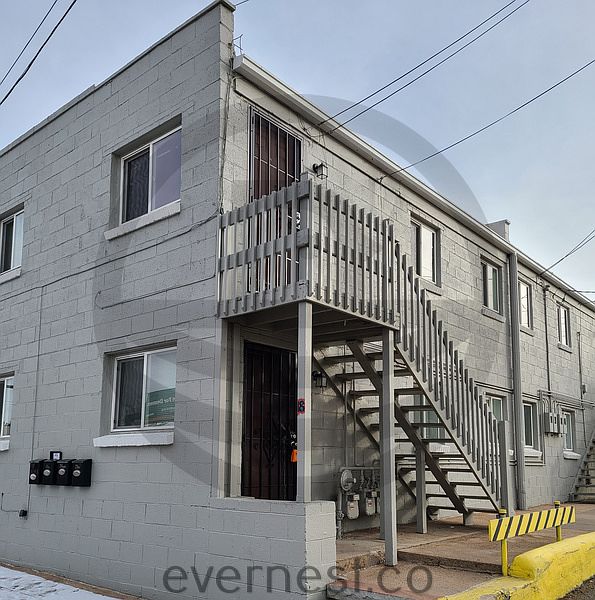 1st image of 18 W Arkansas Ave Unit 4