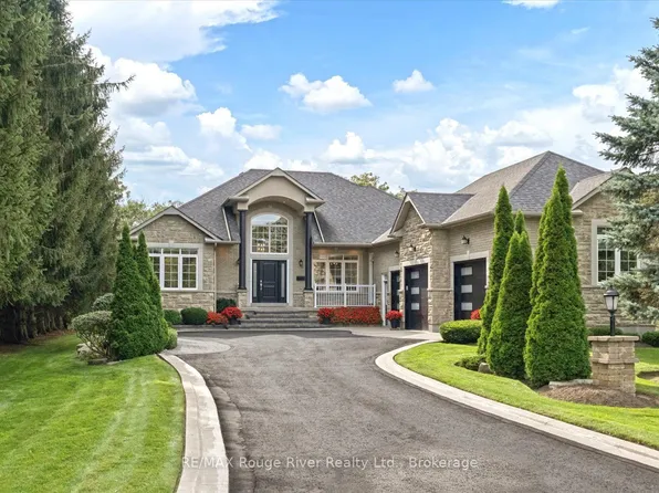 26 Hanover Ct, Whitby, ON L1N 7J2