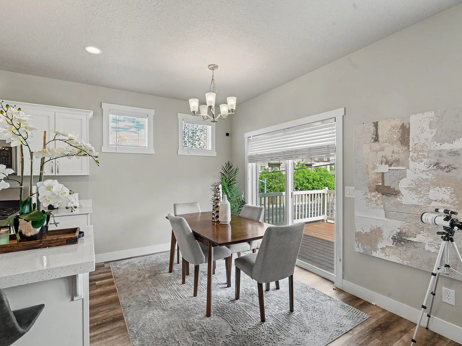 3 bed, 2408 sqft, $2,895 — Photo 2