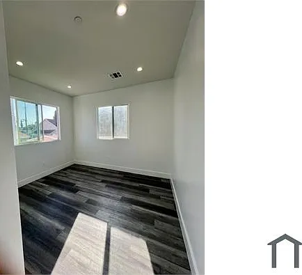 789 E 41st Pl — Photo 5