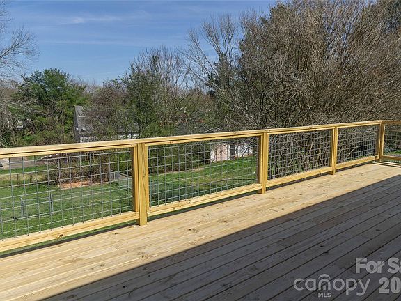 4th image of 183 Mount Carmel Rd