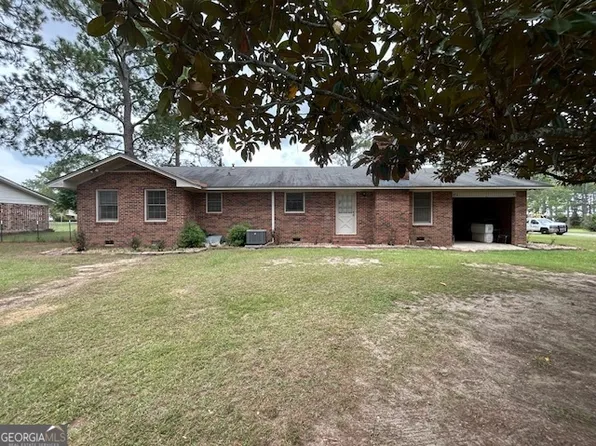 819 Florida Dr, Tifton, GA 31794