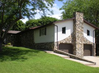 102 SW 4th St, Colman, SD 57017