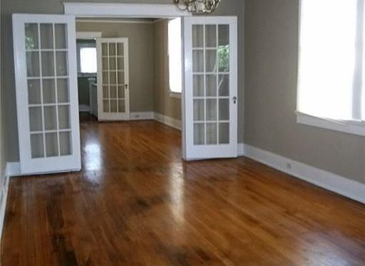 3rd image of 4220 Freret St