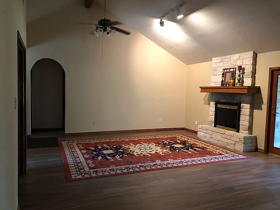 Vaulted great room