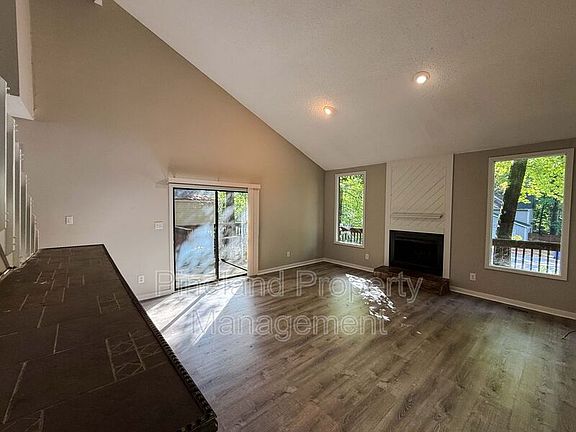 5th image of 321 Watergap Dr