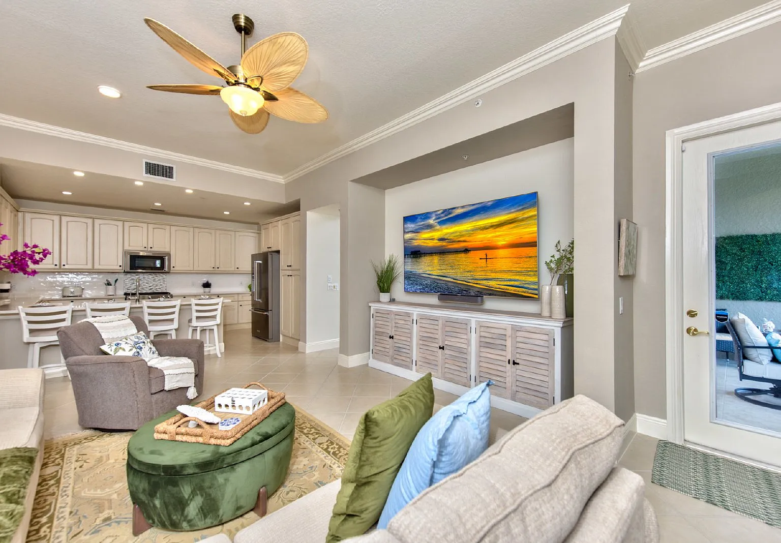 3 bed, 3.0 bath, $3,000 — Photo 3