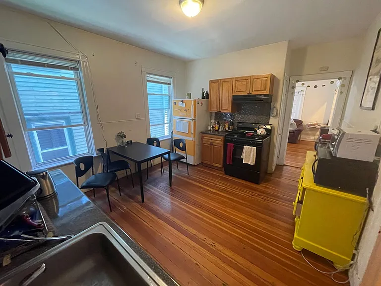 65 Hillside St — Photo 2
