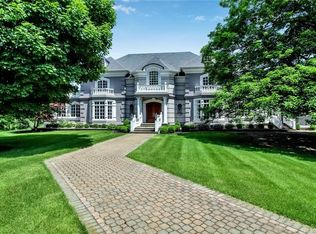 4825 Goodrich Rd, Clarence, NY 14031